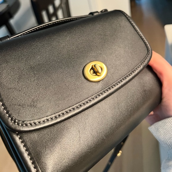 Coach Kip Turnlock Crossbody C3486 Handbag - Picture 3 of 6